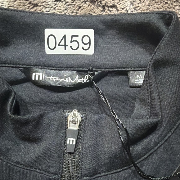 Travis Mathew Men's M Black Infy Roofing 1/4 Zip Pullover NWT Golf Casual - Picture 4 of 6